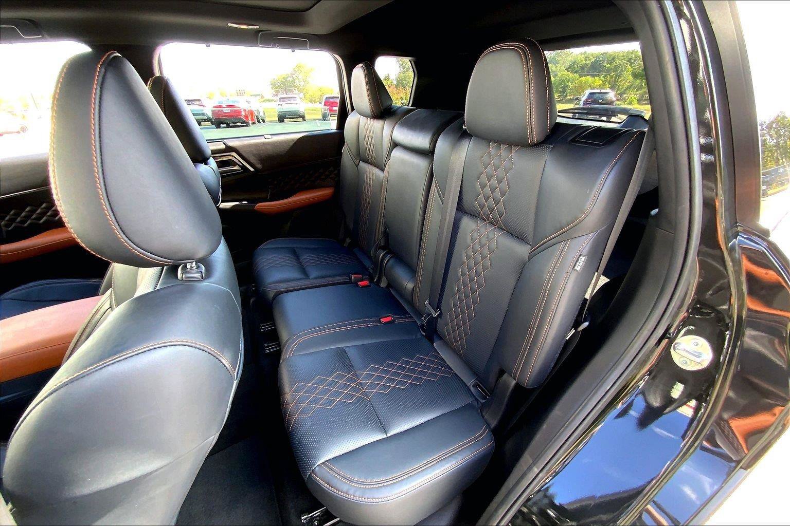 Used 2023 Mitsubishi Outlander SEL 40th Anniversary AWD/4WD image 24
