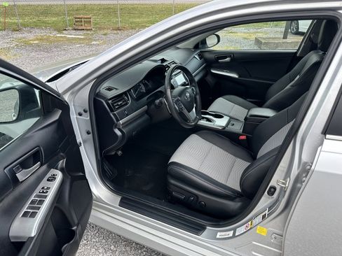 Used 2014 Toyota Camry SE image 14