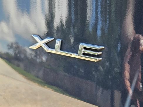 Used 2024 Toyota Grand Highlander XLE FWD image 11