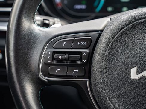 Used 2022 Kia Niro EX Premium w/ Cold Weather Package image 14