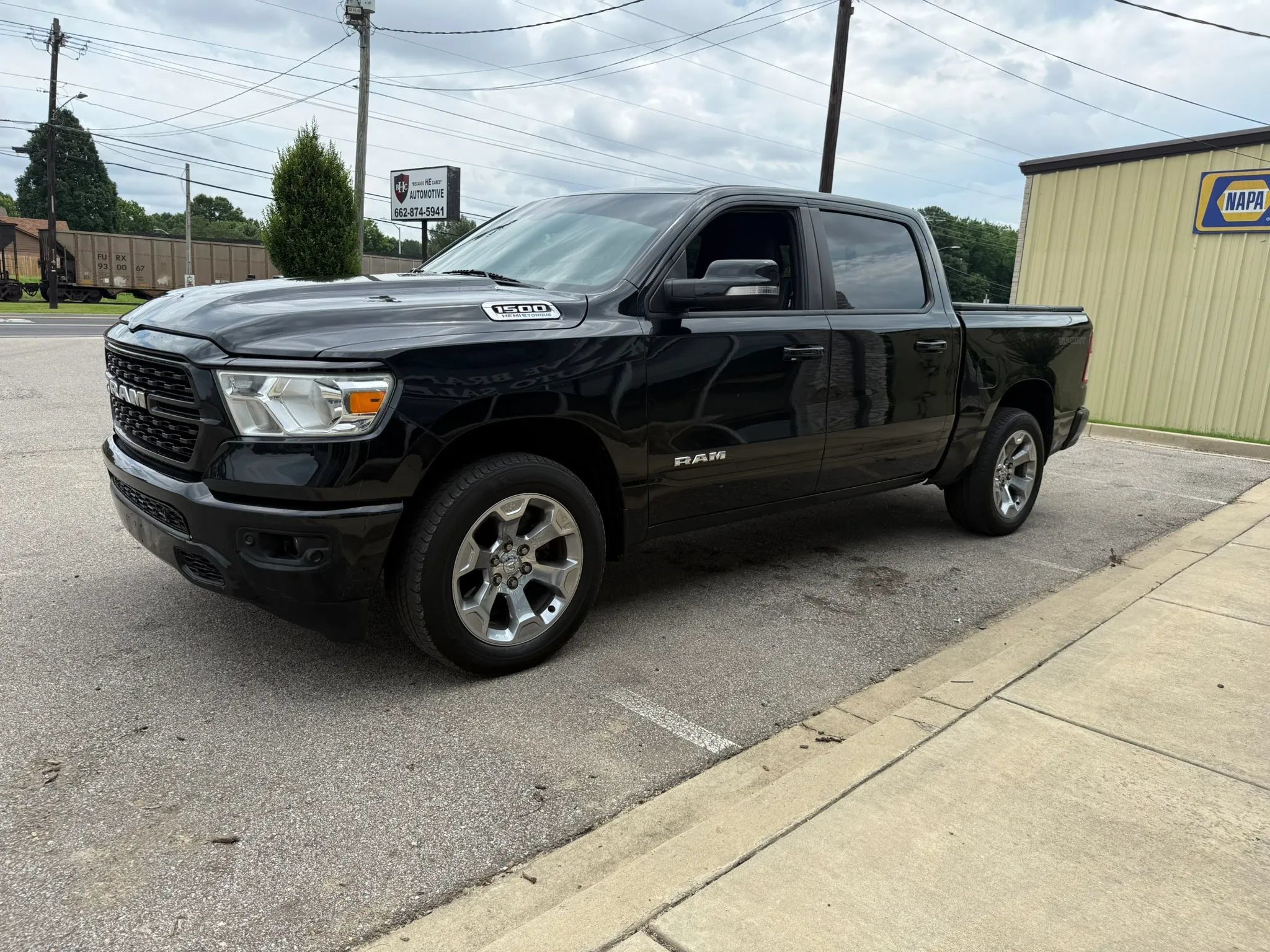 Used 2022 RAM 1500 Big Horn AWD/4WD image 4