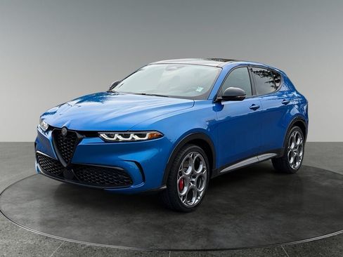 Used 2024 Alfa Romeo Tonale Veloce AWD/4WD image 3