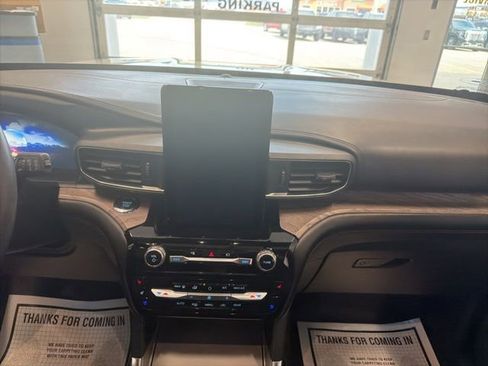 Used 2022 Ford Explorer Platinum w/ Technology Package AWD/4WD image 29