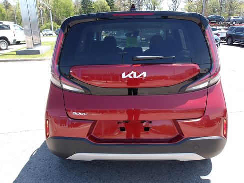 Used 2023 Kia Soul LX w/ LX Technology Package FWD image 6