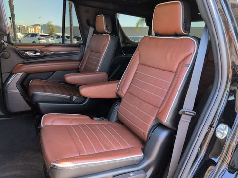 Used 2024 GMC Yukon Denali Ultimate AWD/4WD image 31