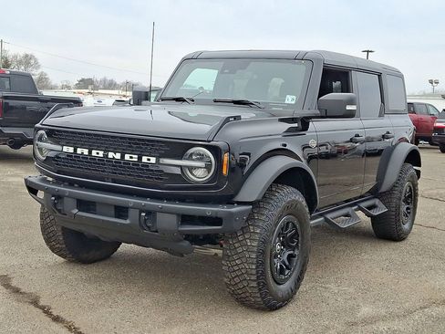 Used 2024 Ford Bronco Wildtrak image 5