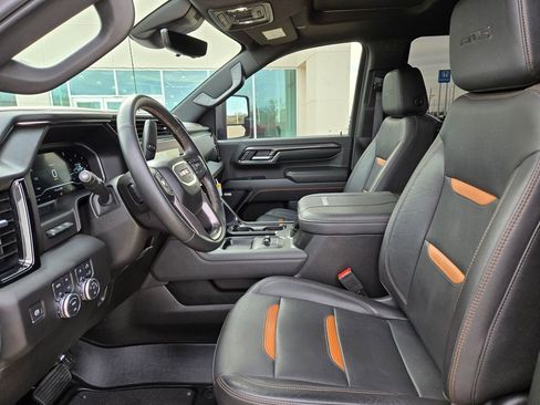 Used 2024 GMC Sierra 2500 AT4 w/ AT4 Premium Plus Package image 9