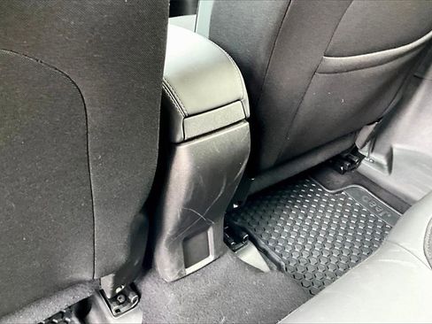 Used 2023 Jeep Renegade Latitude w/ Premium Group image 33