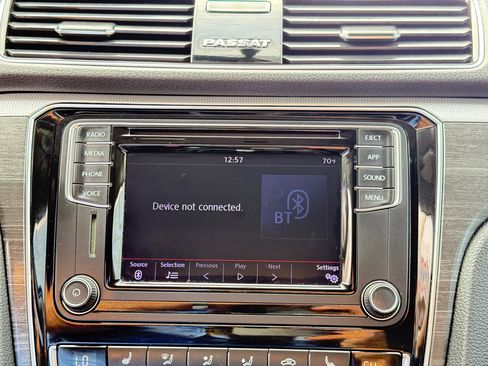 Used 2018 Volkswagen Passat 2.0T SE image 51