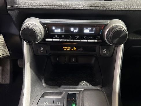 Used 2020 Toyota RAV4 LE w/ All Weather Liner Package image 27