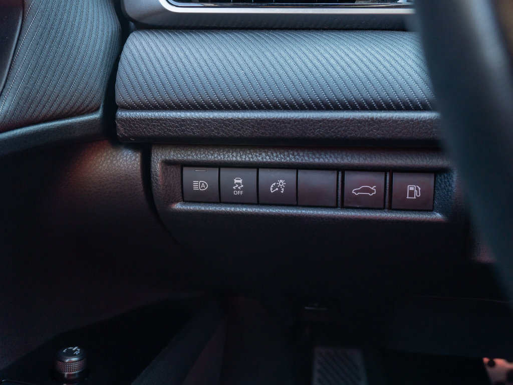 Used 2025 Toyota Camry SE FWD image 28