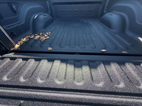 New 2026 RAM 2500 Laramie AWD/4WD image 12