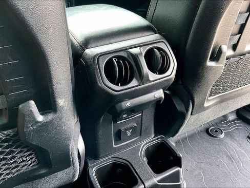 Used 2021 Jeep Gladiator Mojave AWD/4WD image 34