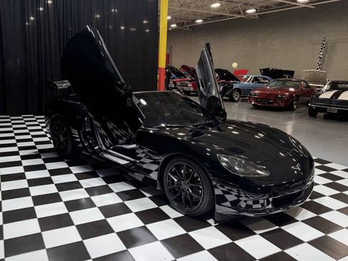 Used 2013 Chevrolet Corvette Convertible image 25