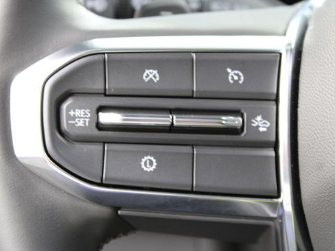 Used 2025 GMC Yukon XL Denali AWD/4WD image 63