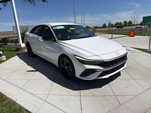 New 2026 Hyundai Elantra Sport FWD image 7
