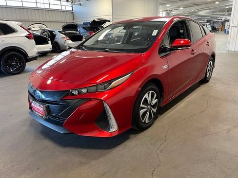 Used 2018 Toyota Prius Prime Premium w/ Carpet Mat Package FWD image 7
