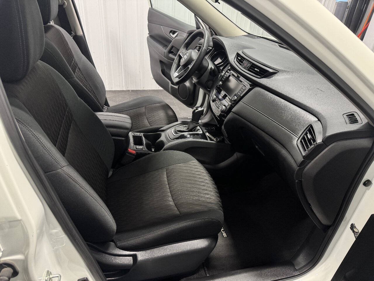 Used 2020 Nissan Rogue SV AWD/4WD image 20