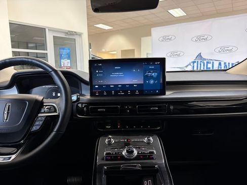 Used 2023 Lincoln Nautilus AWD w/ Premium Package image 22