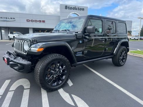 Used 2025 Jeep Wrangler Backcountry 4xe AWD/4WD image 2