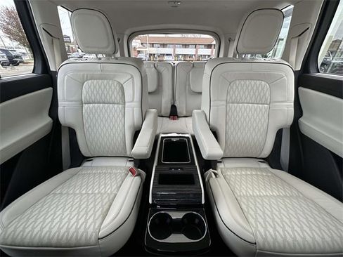 Used 2023 Lincoln Aviator Black Label w/ Jet Package image 87