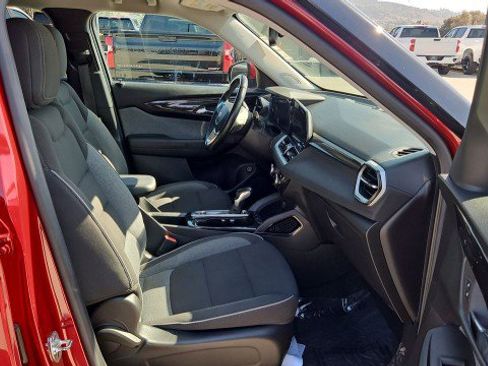 Used 2024 Chevrolet TrailBlazer LT w/ Convenience Package FWD image 26