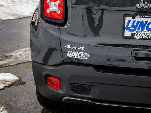 Used 2023 Jeep Renegade Limited image 9