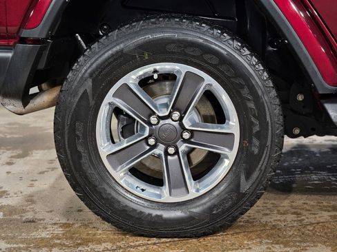 Used 2021 Jeep Wrangler Unlimited Sahara w/ Cold Weather Group image 17