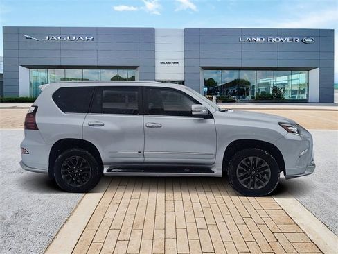 Used 2017 Lexus GX 460 Premium image 4