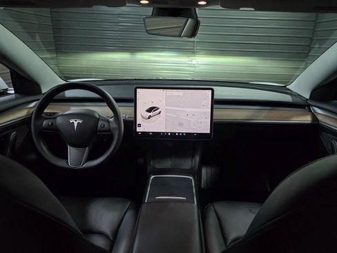 Used 2023 Tesla Model 3 Standard Range image 11