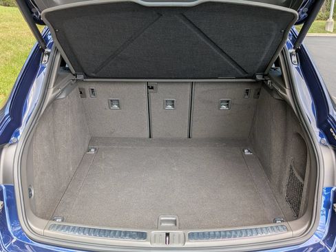 Certified 2024 Porsche Macan S AWD/4WD image 26