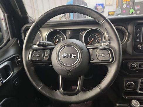 Used 2018 Jeep Wrangler Unlimited Sport S image 19