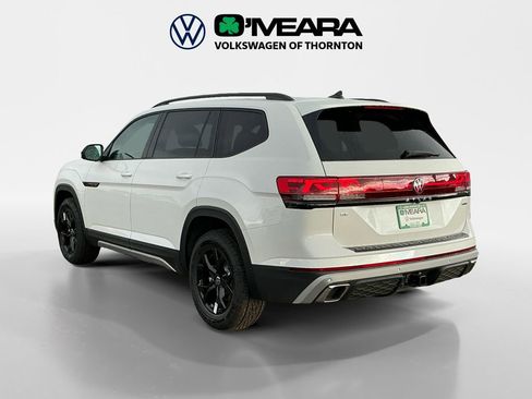New 2026 Volkswagen Atlas Peak Edition image 3