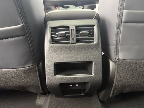 New 2025 Mitsubishi Outlander SE image 28