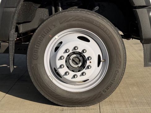 Used 2024 Ford F550 4x4 Regular Cab Super Duty image 12