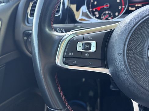 Used 2019 Volkswagen GTI SE image 6