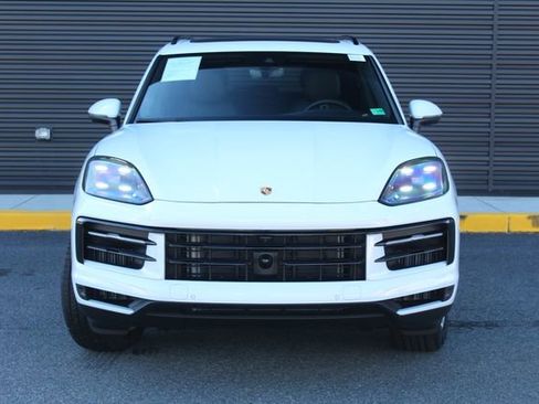 Certified 2025 Porsche Cayenne Base image 11