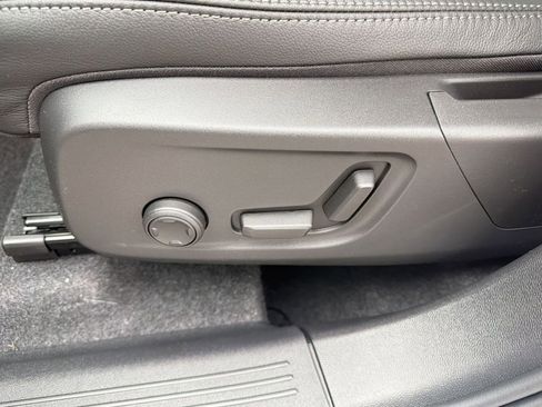 New 2026 Volvo XC40 B5 Core image 13