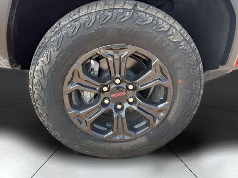 New 2025 GMC Canyon Elevation w/ Convenience Package image 45