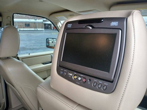 Used 2016 Ford Expedition Limited AWD/4WD image 12