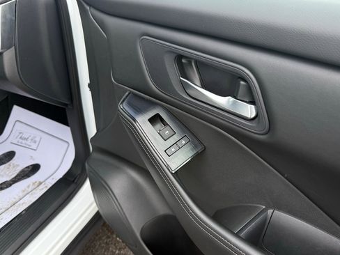 Used 2024 Nissan Rogue SV image 18