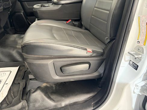 Used 2022 RAM 1500 Tradesman w/ Chrome Appearance Group AWD/4WD image 14