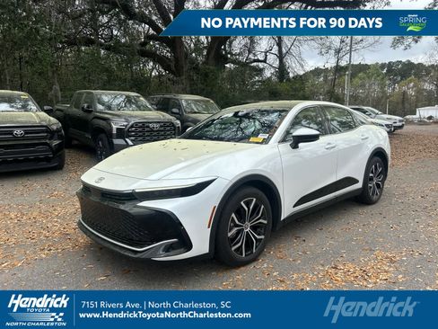 Used 2023 Toyota Crown Limited image 1