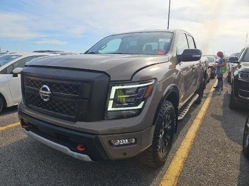 Used 2023 Nissan Titan PRO-4X w/ Pro-4x Convenience Package image 2
