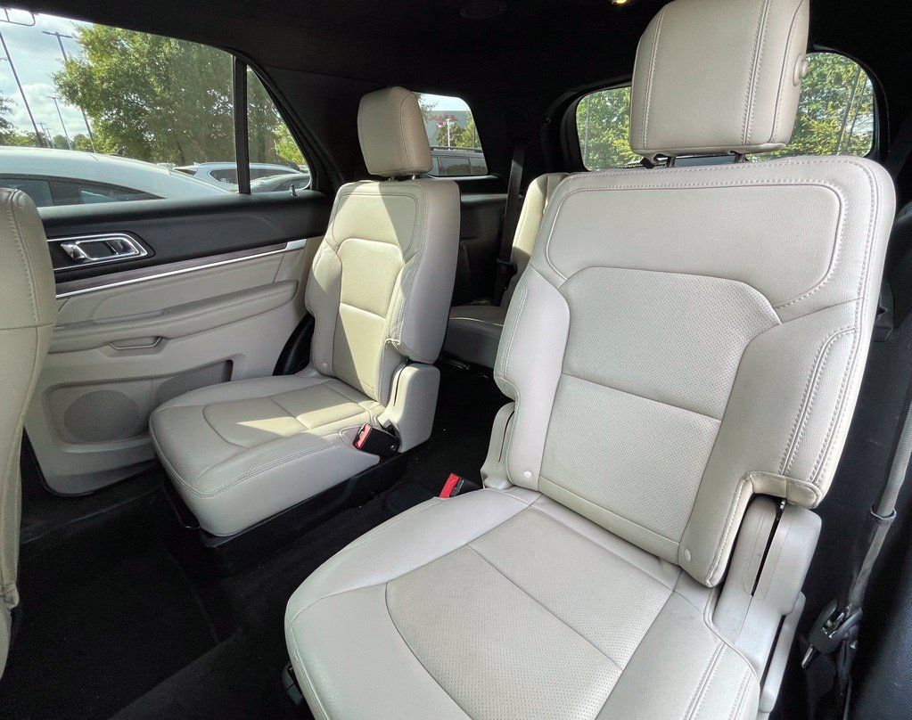 Used 2018 Ford Explorer Limited w/ Equipment Group 301A FWD image 23