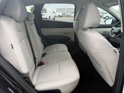 Used 2025 Hyundai Tucson SEL FWD image 4