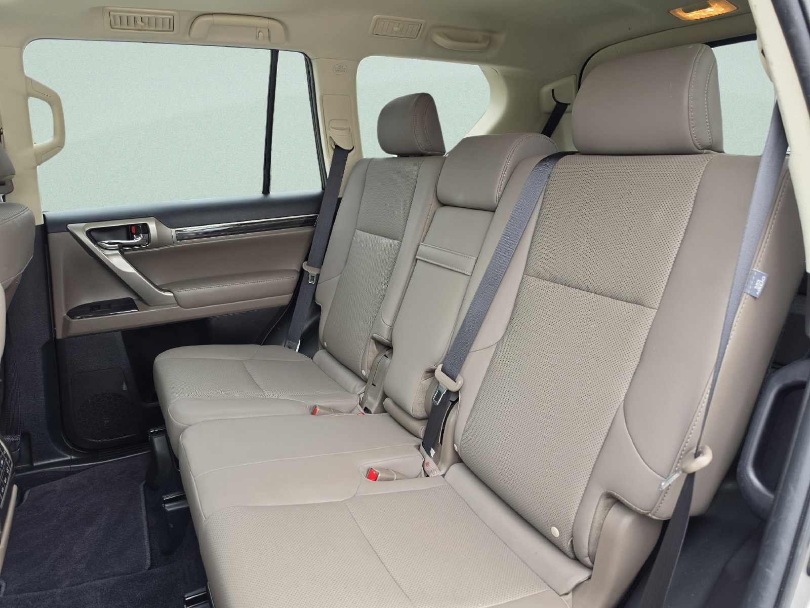 Used 2020 Lexus GX 460 Premium w/ Premium Package AWD/4WD image 19
