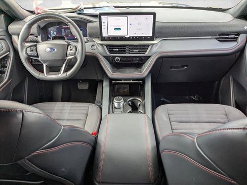 Used 2025 Ford Explorer ST-Line image 19