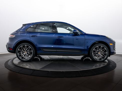 New 2026 Porsche Macan AWD/4WD image 8