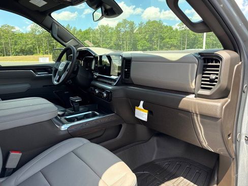 New 2026 GMC Sierra 1500 SLT AWD/4WD image 11